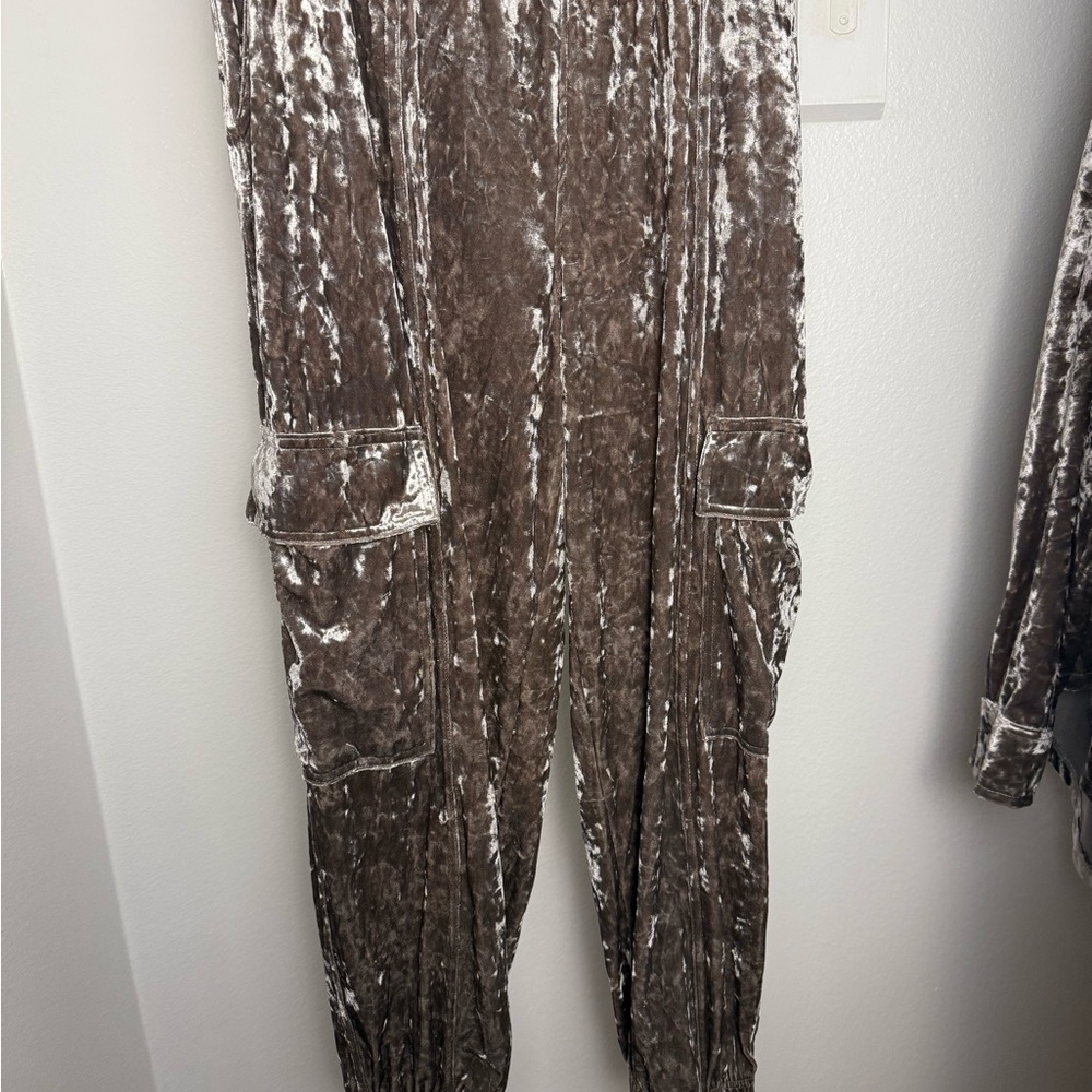 Jessica Simpson Crushed Velvet Champagne colored Jogger Pants | Taupe |